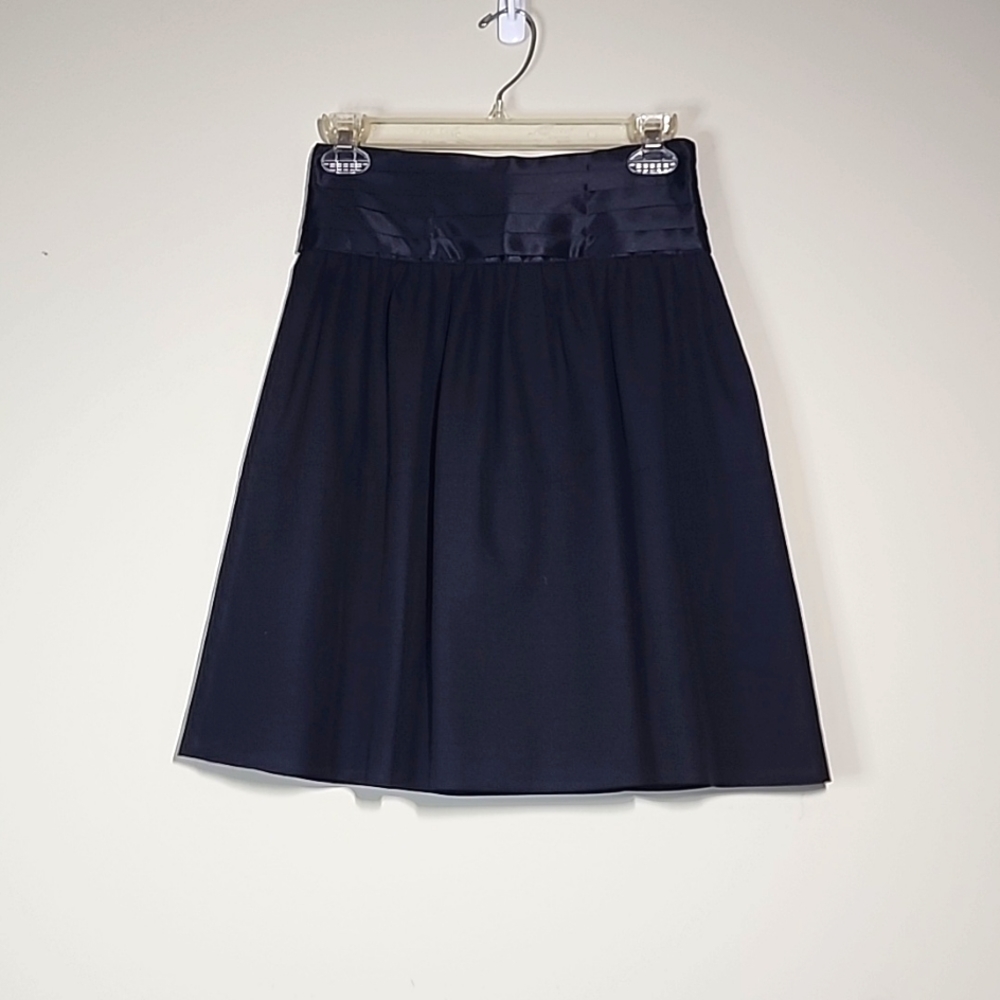 Theory Satin Pleated Waist Short Skirt Side Zipper Size 0 Pre-owned NEVER WORN